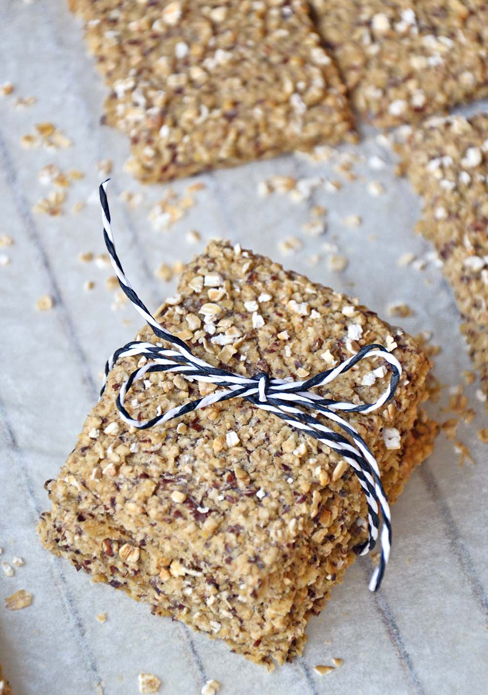 Oatmeal crisp bread